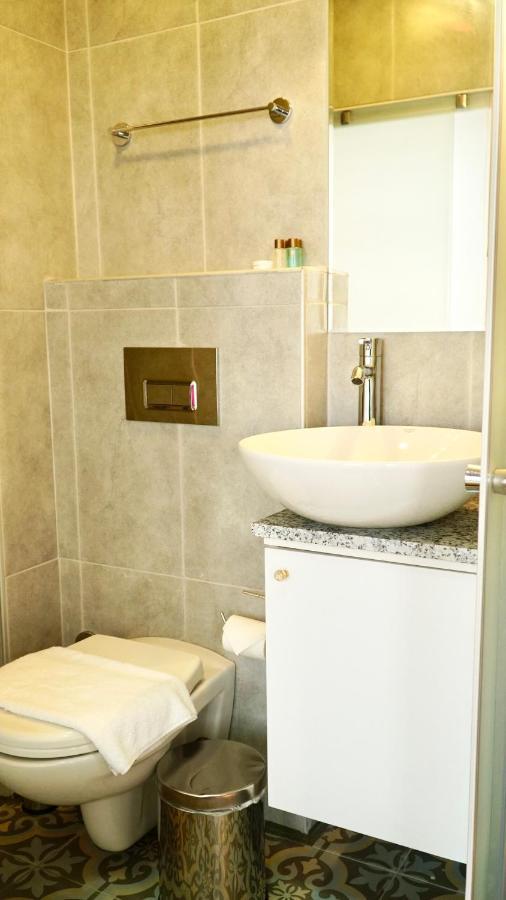Qonaq Hotel & Suites Istanbul Exteriör bild