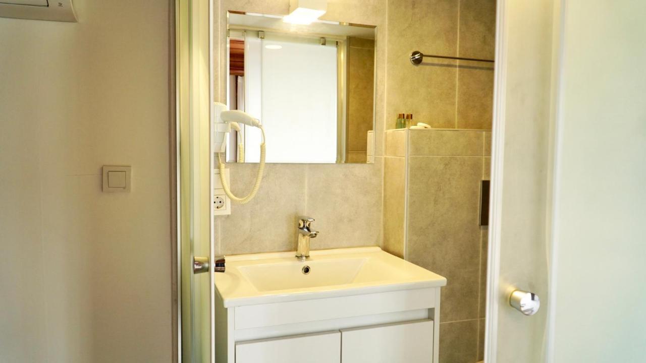 Qonaq Hotel & Suites Istanbul Exteriör bild