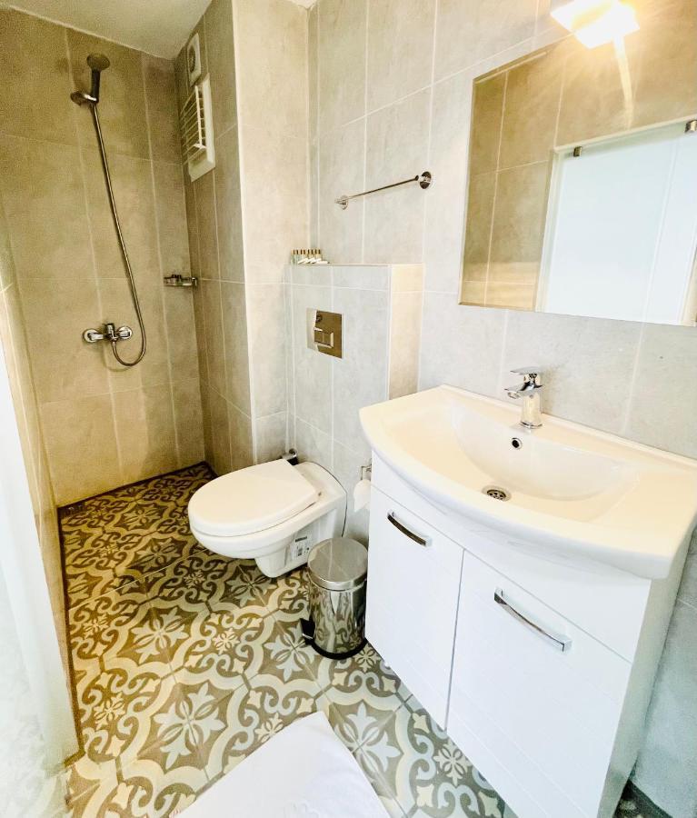 Qonaq Hotel & Suites Istanbul Exteriör bild